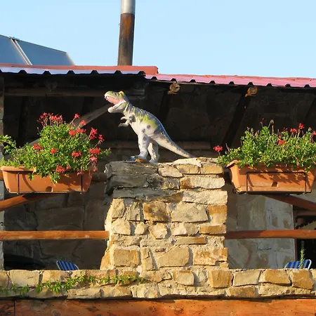 Casa Fausto Cerca De Dinopolis *