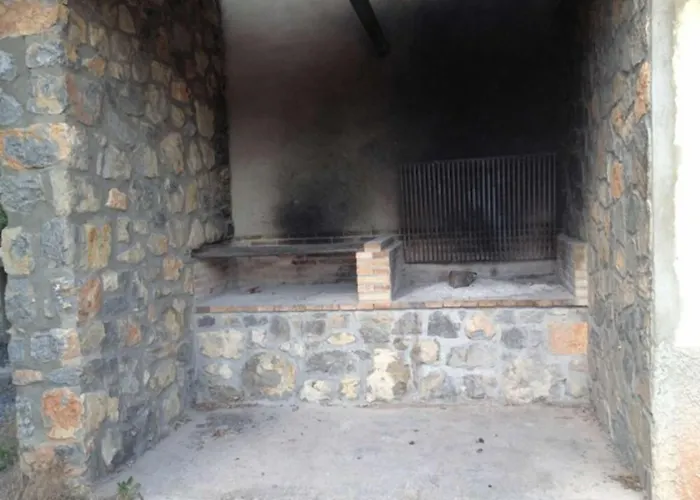 Casa Fausto Cerca De Dinopolis *